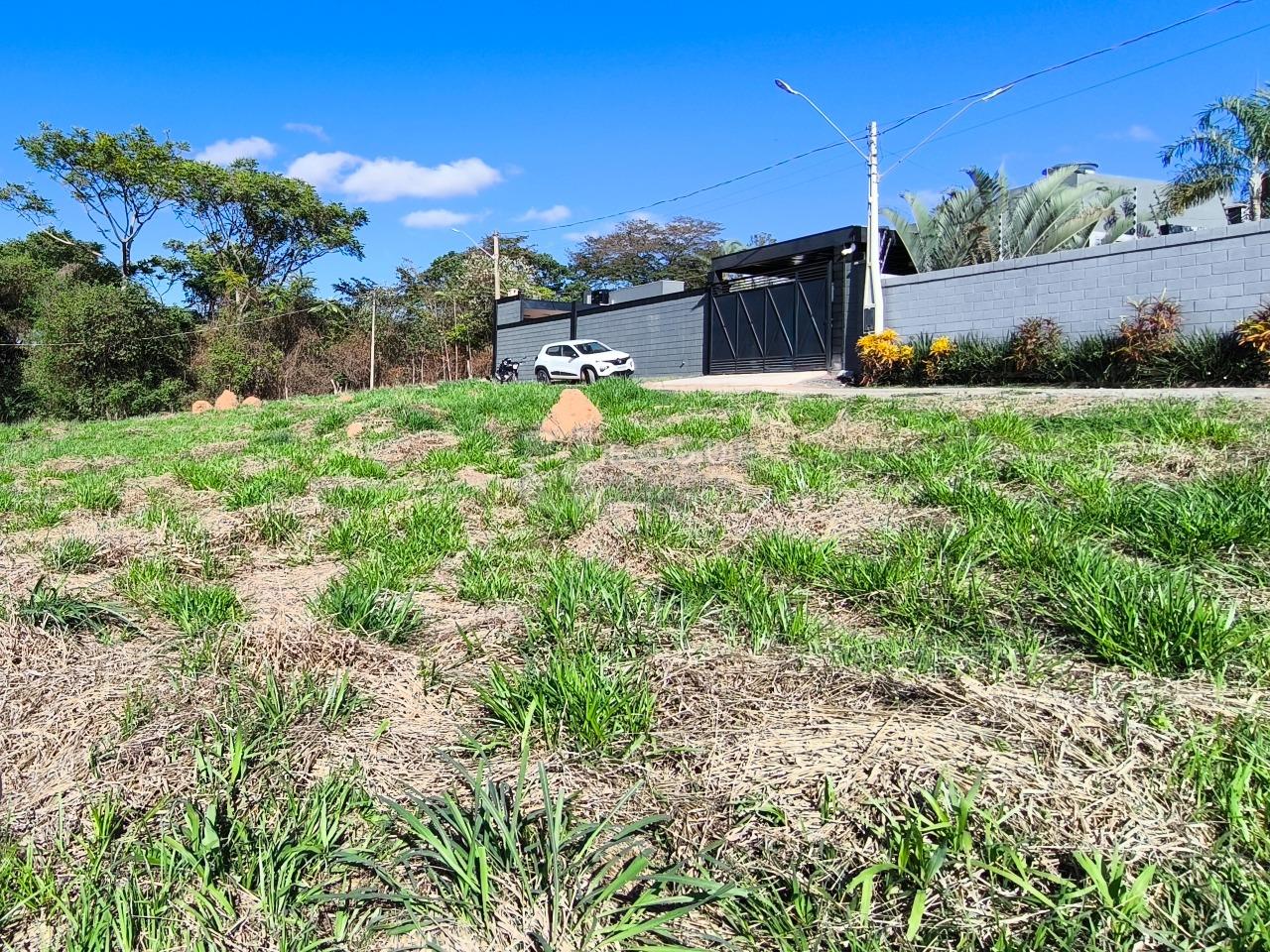 Terreno à venda no bairro Bairro do Pinhal: 