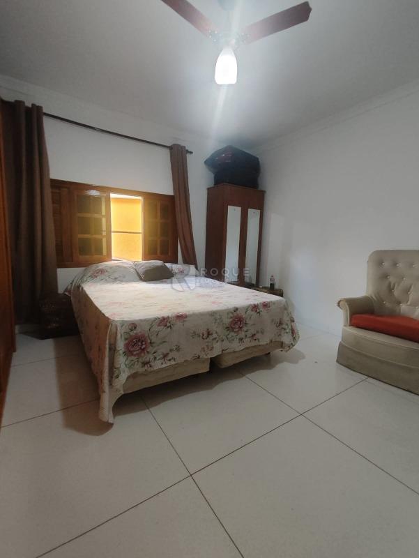 Casa Residencial à venda no bairro Jardim Lagoa Nova: DORMITÓRIO 01 - SUÍTE 