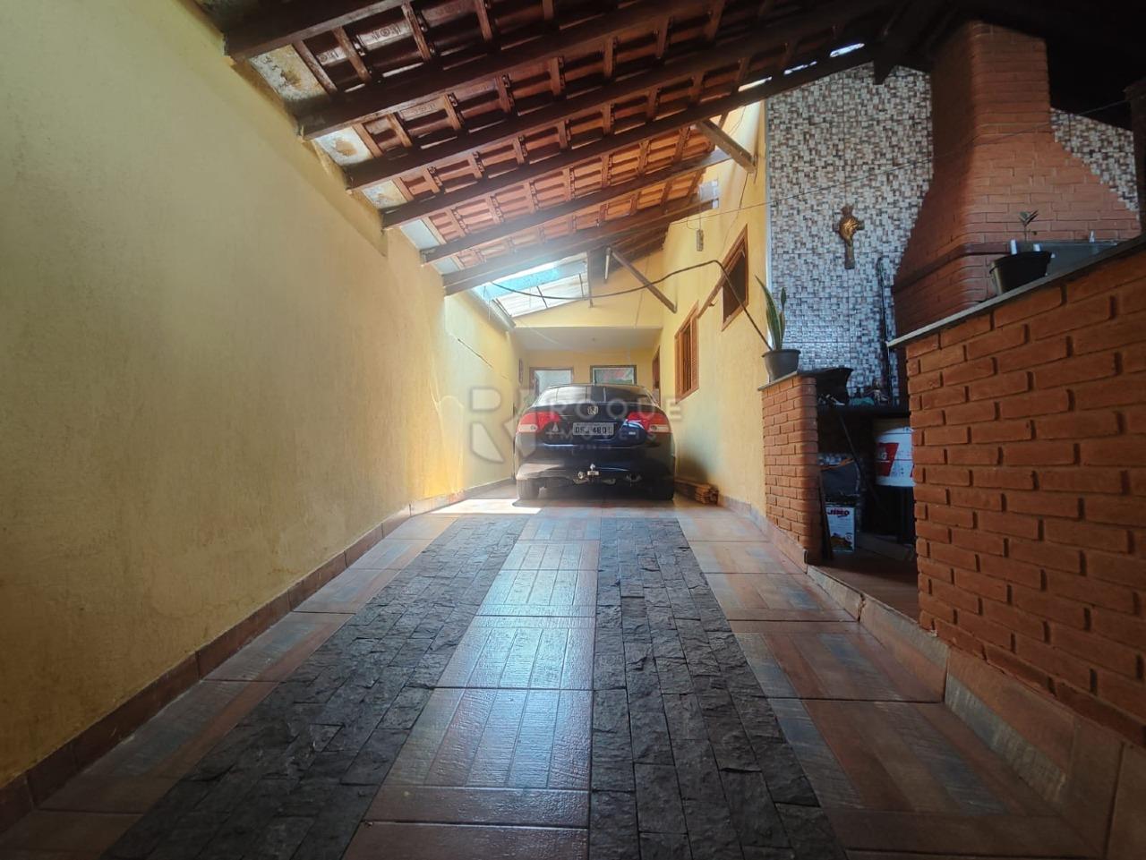 Casa Residencial à venda no bairro Jardim Lagoa Nova: GARAGEM