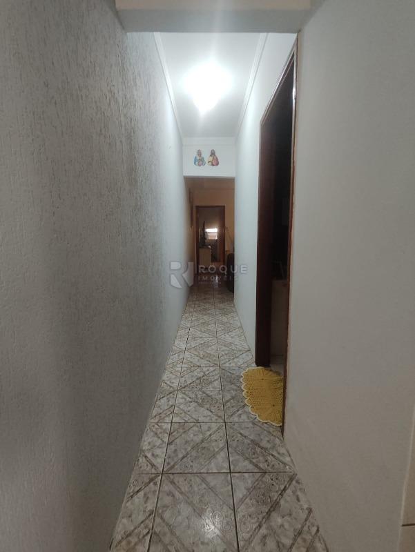 Casa Residencial à venda no bairro Jardim Lagoa Nova: CORREDOR INTERNO