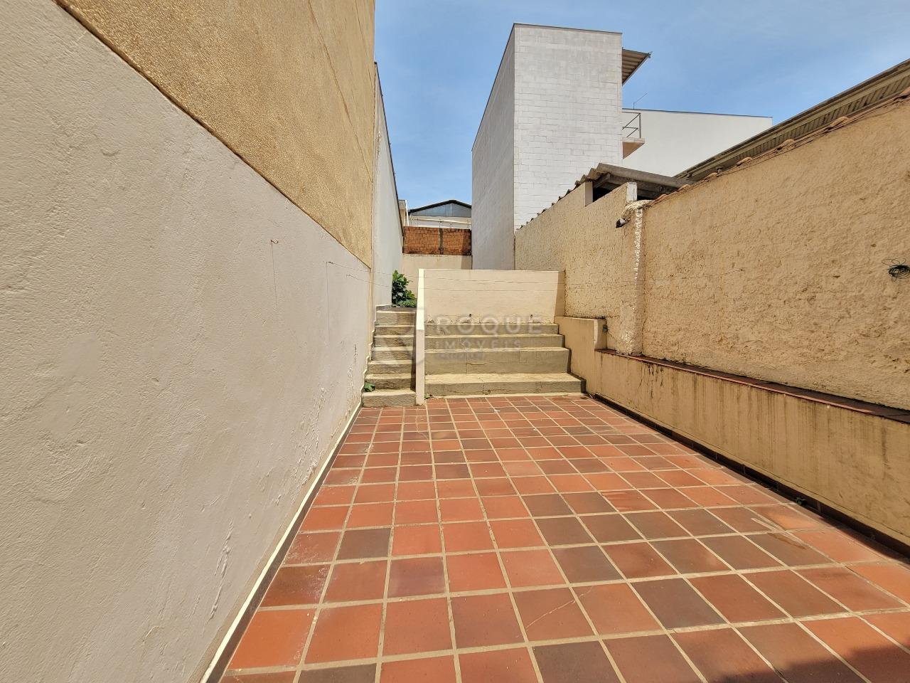 Casa Residencial à venda no bairro Centro: QUINTAL