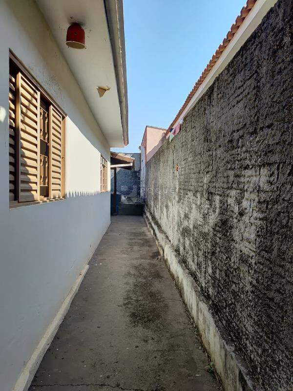 Casa Residencial para aluguel no bairro Jardim São Paulo: Corredor Externo