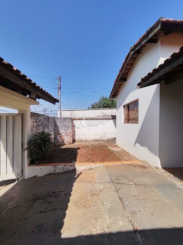 Casa Residencial para aluguel no bairro Jardim São Paulo: Garagem