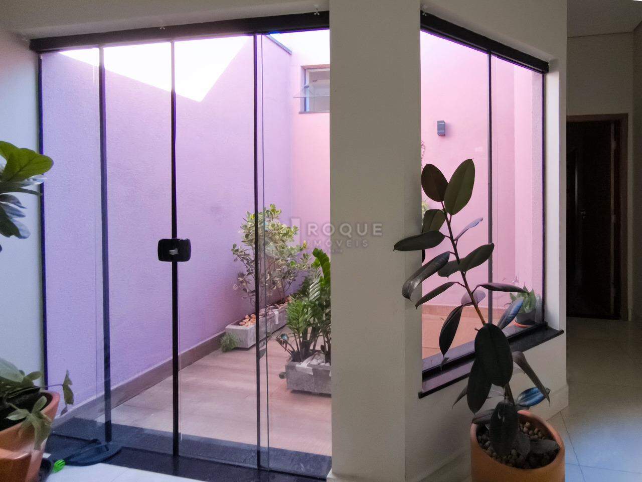 Casa Residencial à venda no bairro Jardim Lago Azul: JARDIM DE INVERNO