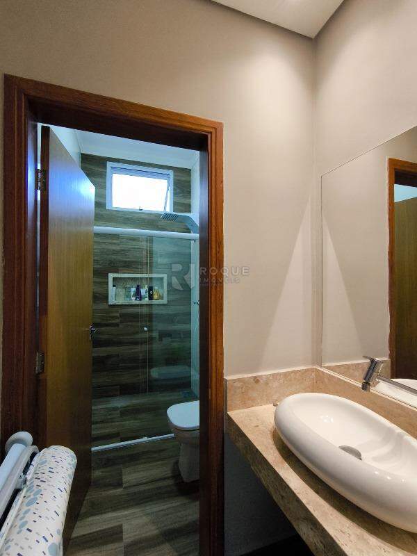 Casa Residencial à venda no bairro Jardim Lago Azul: BANHEIRO SOCIAL