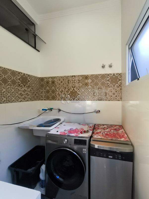 Casa Residencial à venda no bairro Jardim Lago Azul: LAVANDERIA