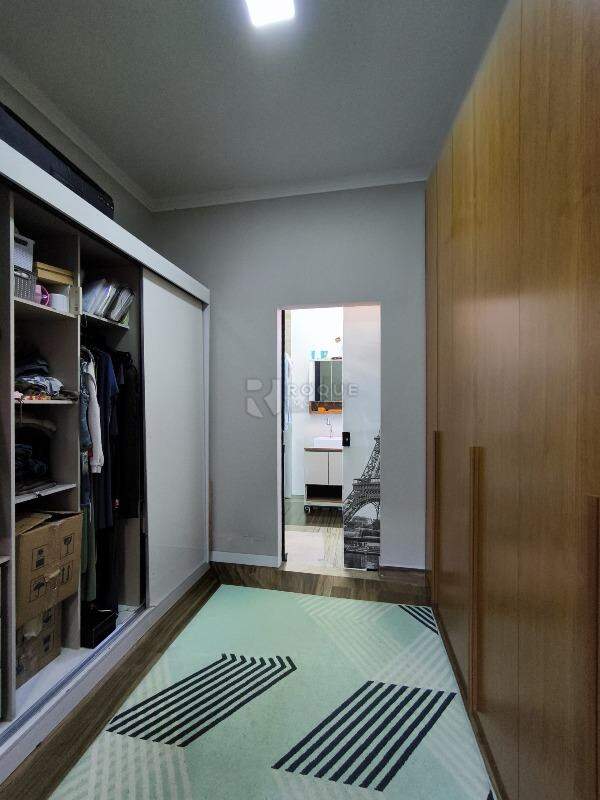 Casa Residencial à venda no bairro Jardim Lago Azul: CLOSET
