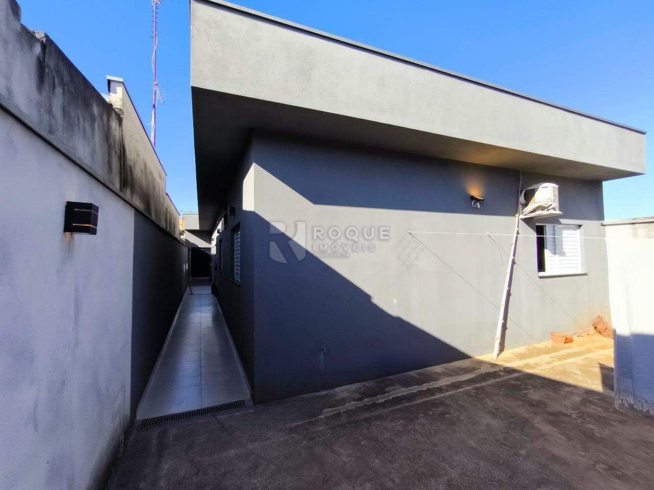 Casa Residencial à venda no bairro Jardim Lago Azul: FUNDOS