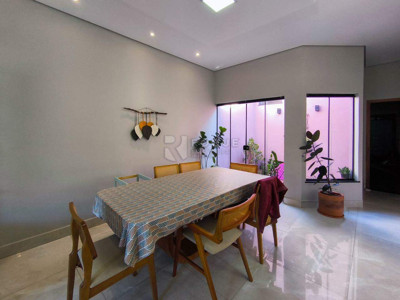 Casa Residencial à venda no bairro Jardim Lago Azul: SALA DE JANTAR