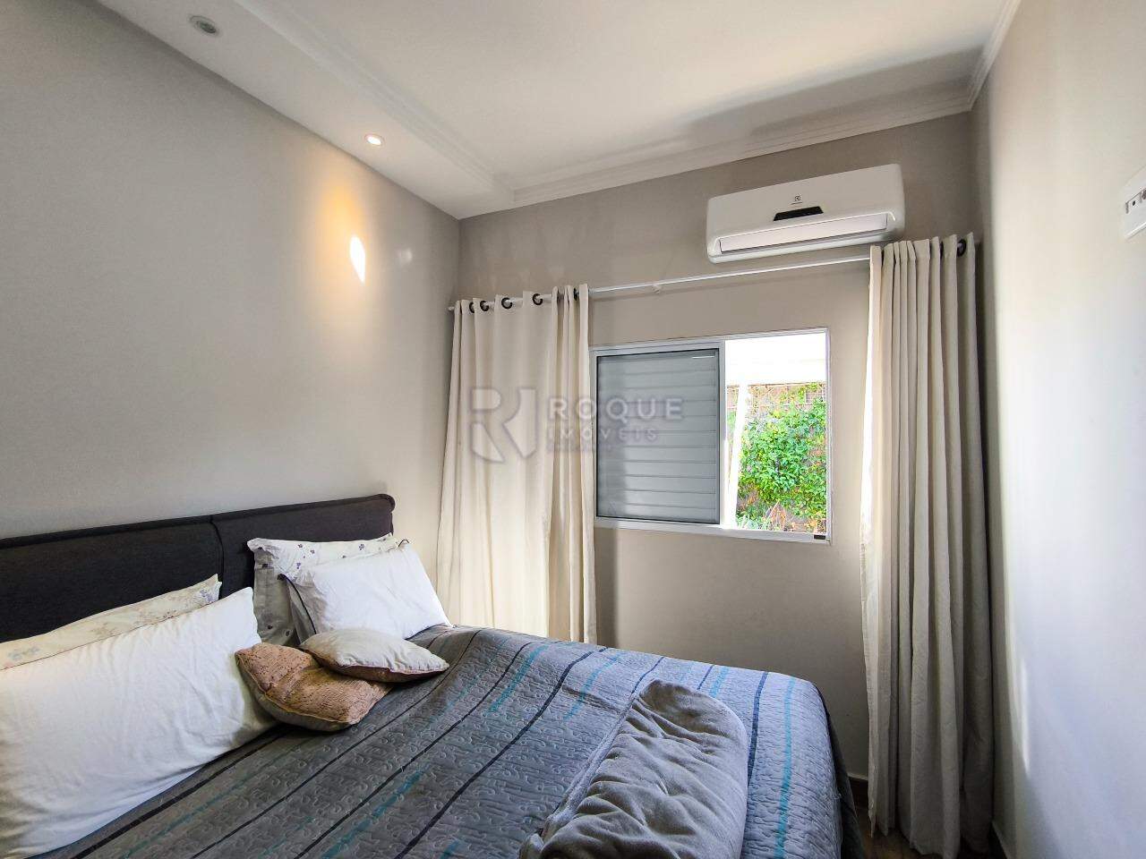 Casa Residencial à venda no bairro Jardim Lago Azul: SUÍTE