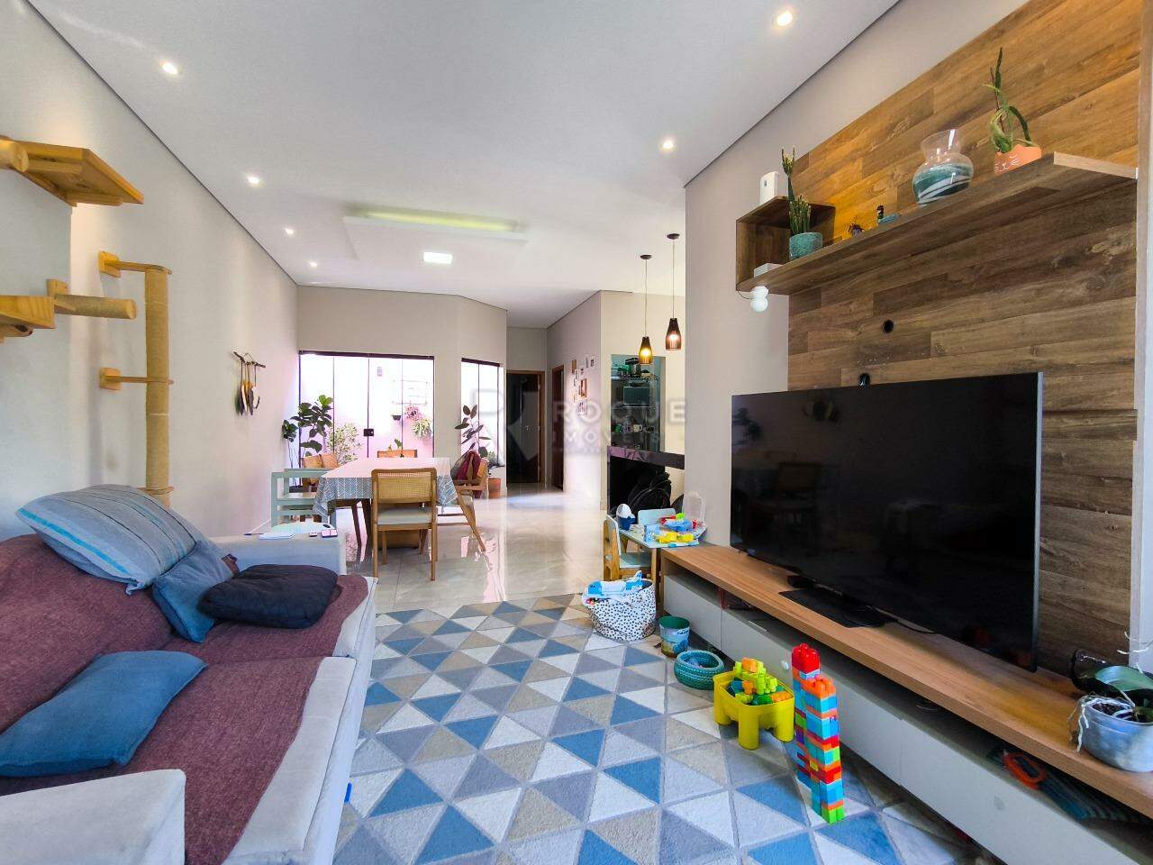 Casa Residencial à venda no bairro Jardim Lago Azul: SALA DE ESTAR