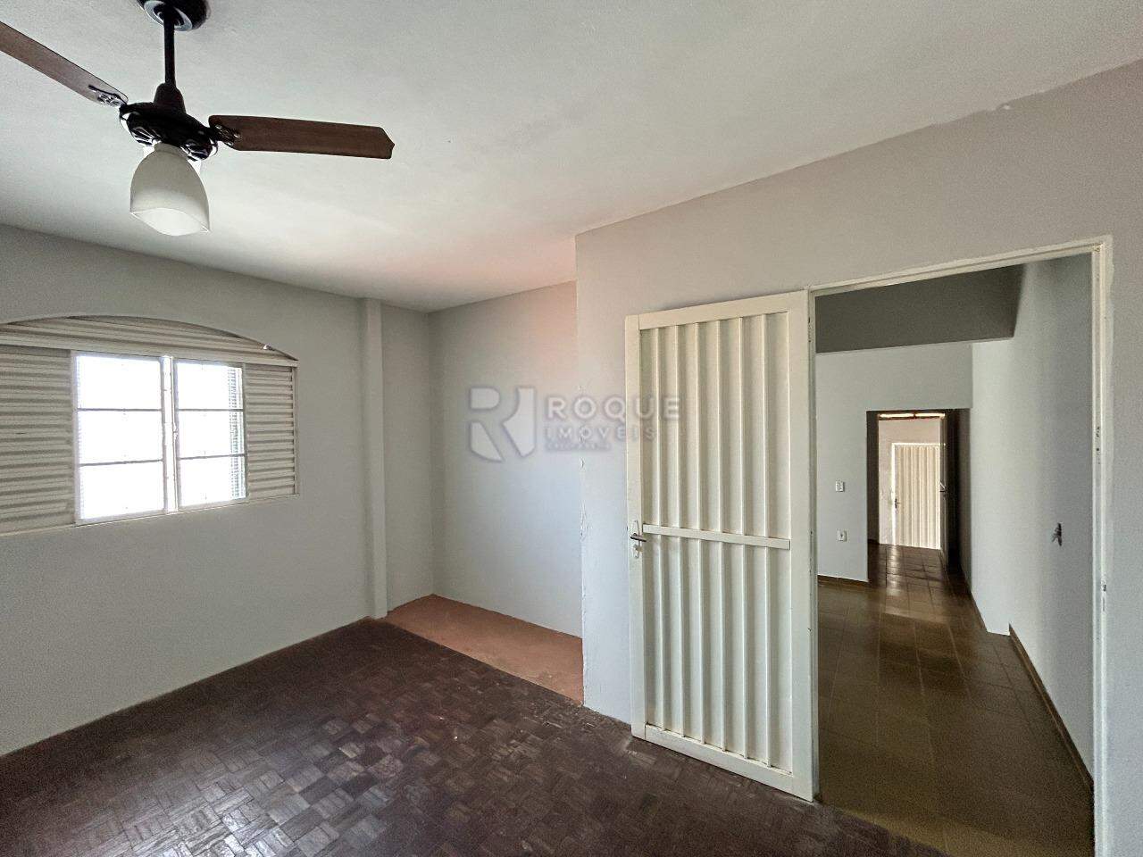 Barracão/Galpão para aluguel no bairro Jardim Caieira: Dormitório 1 edícula