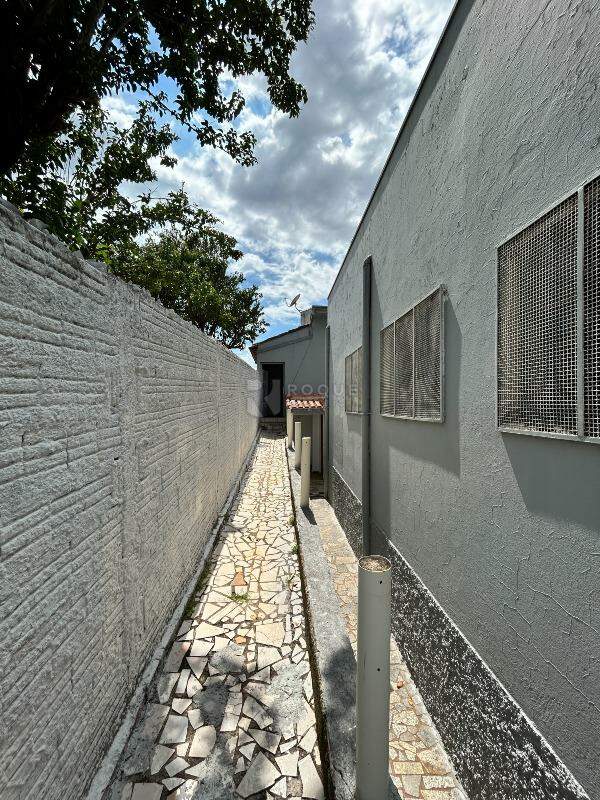 Barracão/Galpão para aluguel no bairro Jardim Caieira: Corredor 