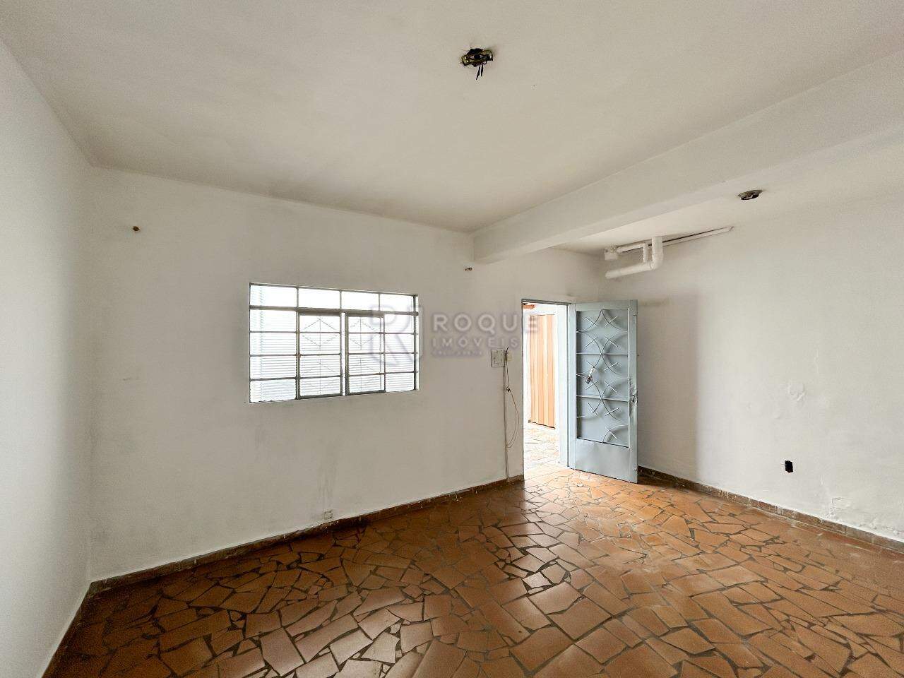 Barracão/Galpão para aluguel no bairro Jardim Caieira: Sala fundo