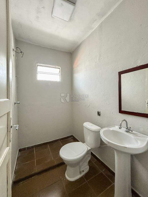 Barracão/Galpão para aluguel no bairro Jardim Caieira: WC social edícula