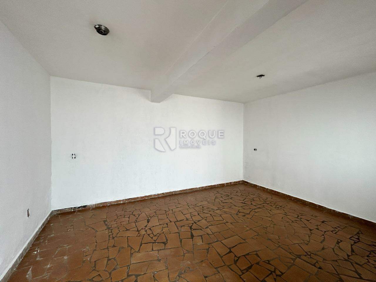 Barracão/Galpão para aluguel no bairro Jardim Caieira: Sala fundo