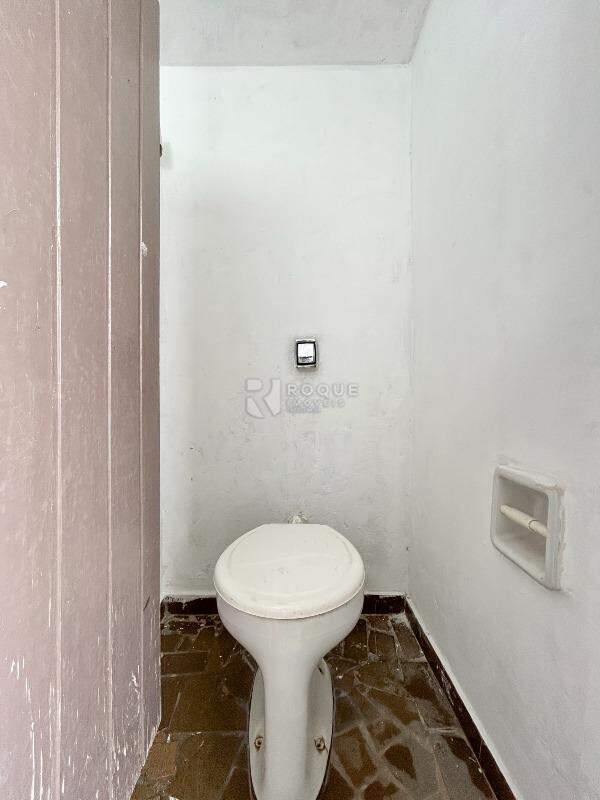 Barracão/Galpão para aluguel no bairro Jardim Caieira: WC externo