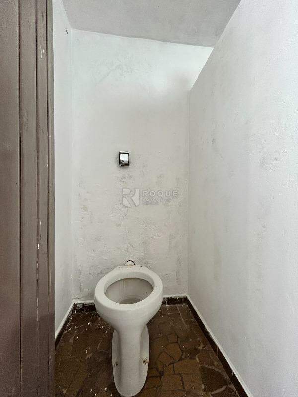 Barracão/Galpão para aluguel no bairro Jardim Caieira: WC externo 2