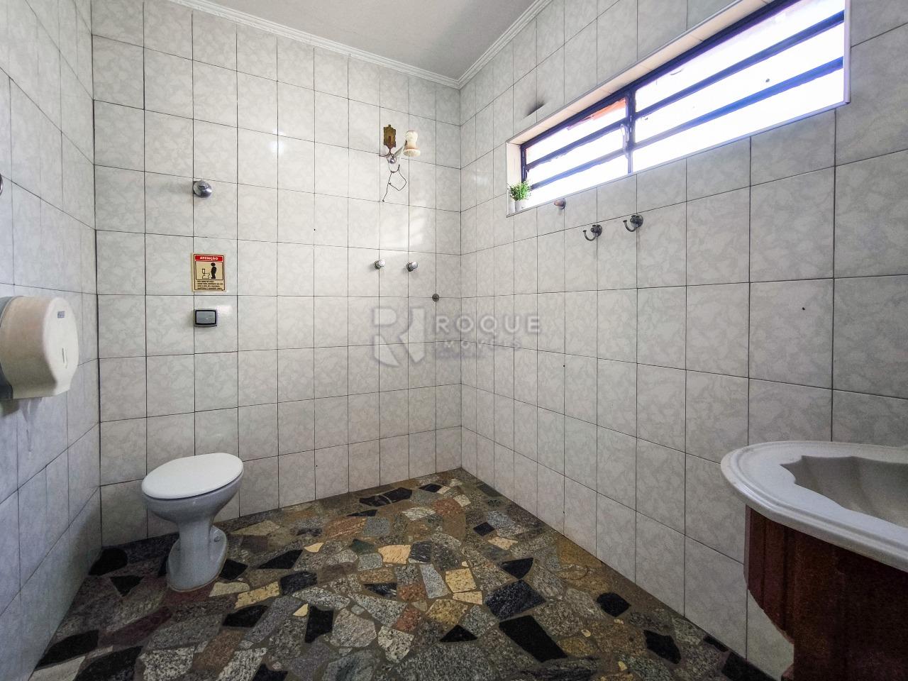 Prédio Comercial à venda no bairro Jardim Esmeralda: BANHEIRO SOCIAL ESCRITÓRIO