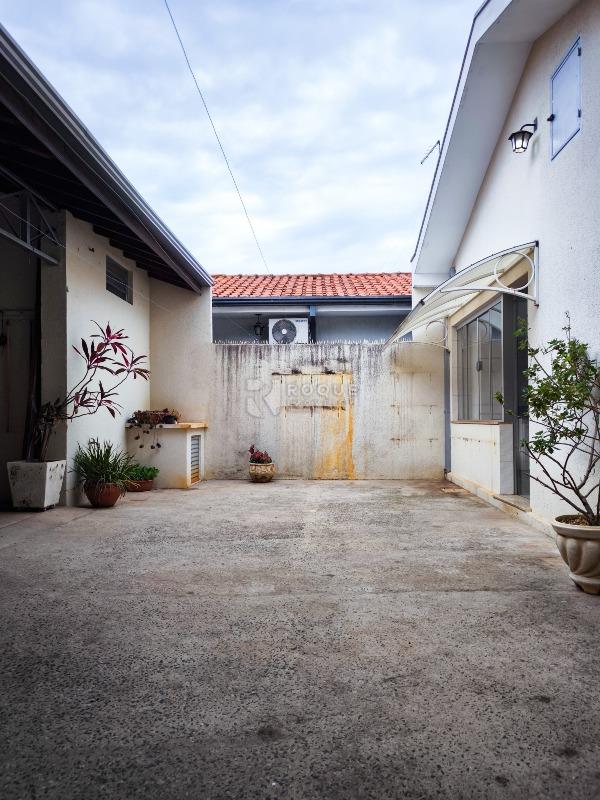 Casa Residencial à venda no bairro Jardim Morro Branco: QUINTAL