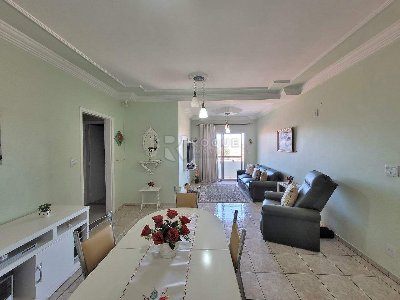 Apartamento à venda no bairro Vila Camargo: SALA 