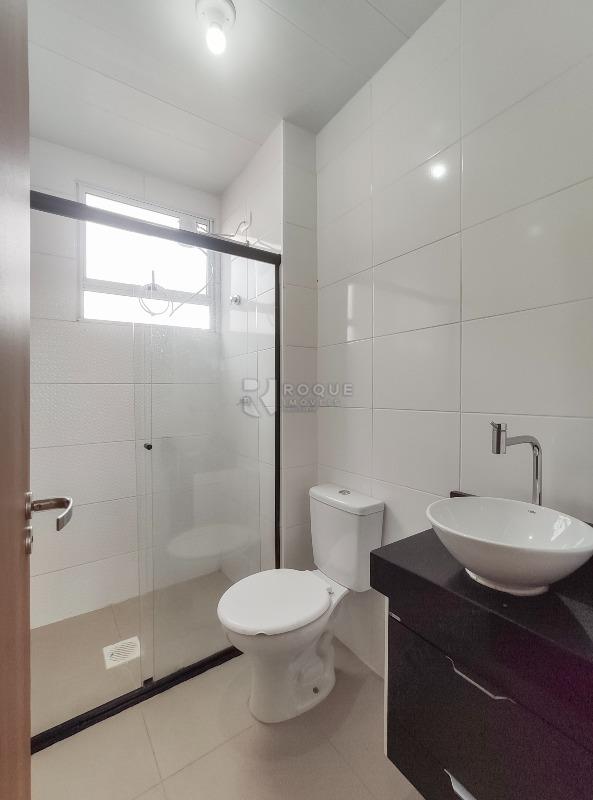 Apartamento à venda no bairro Fazenda Duas Barras: WC social 