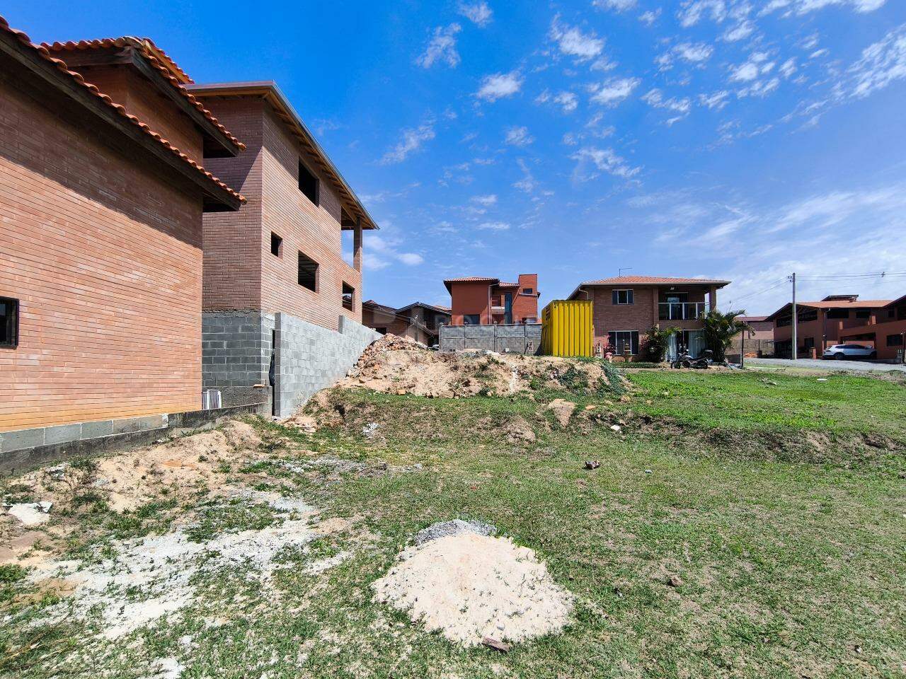 Terreno em condomínio à venda no bairro Bairro dos Pires: