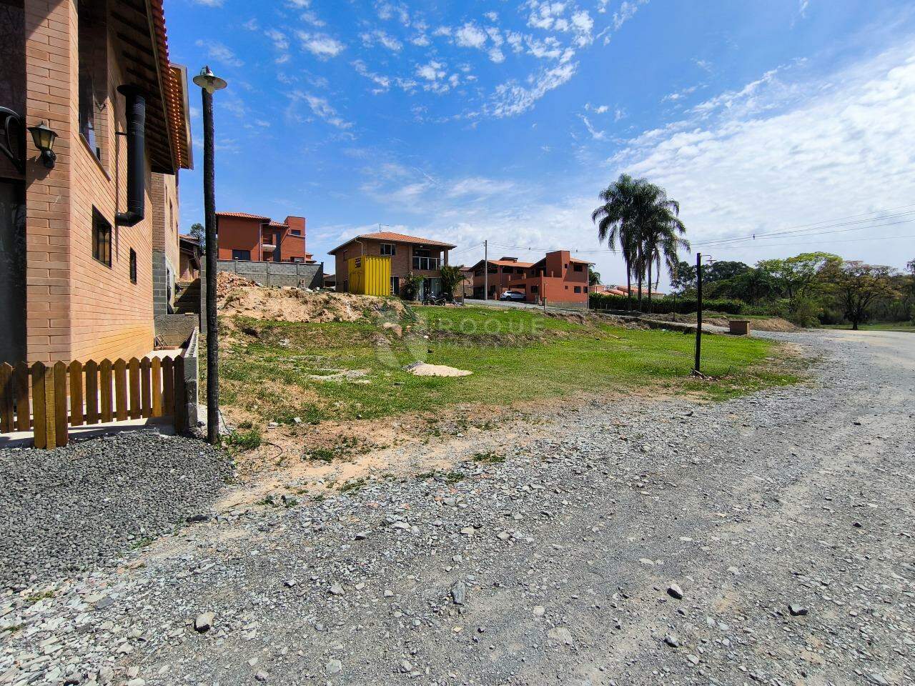 Terreno em condomínio à venda no bairro Bairro dos Pires: 