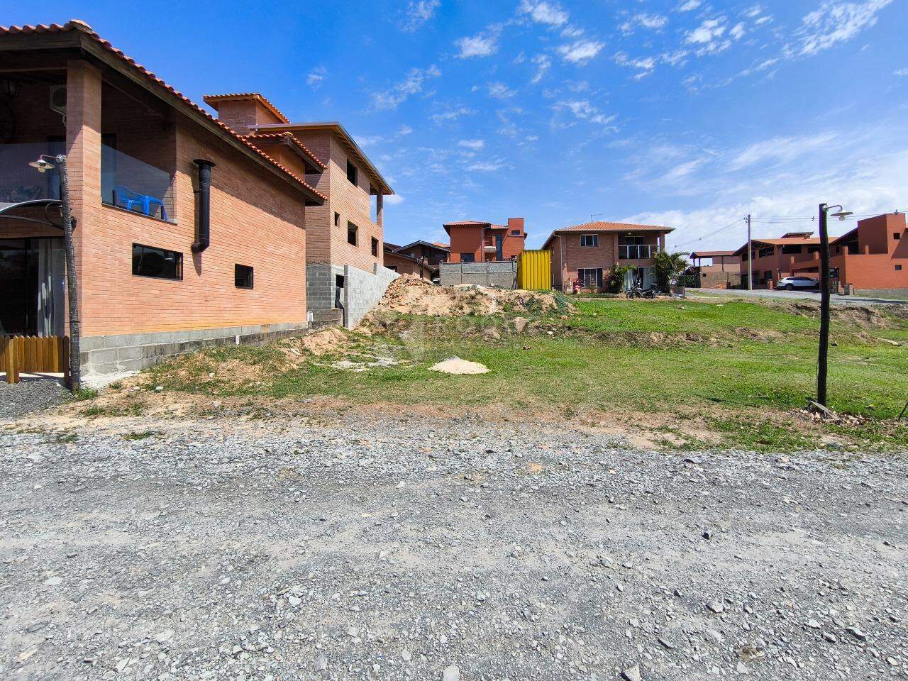 Terreno em condomínio à venda no bairro Bairro dos Pires: FRENTE