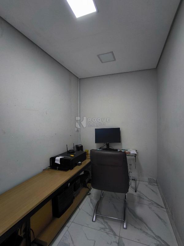 Casa Residencial à venda no bairro Jardim dos Jequitibás: ESCRITÓRIO