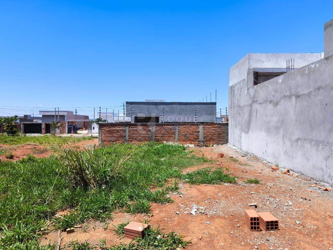 Terreno à venda no bairro Jardim Campo Verde II: 