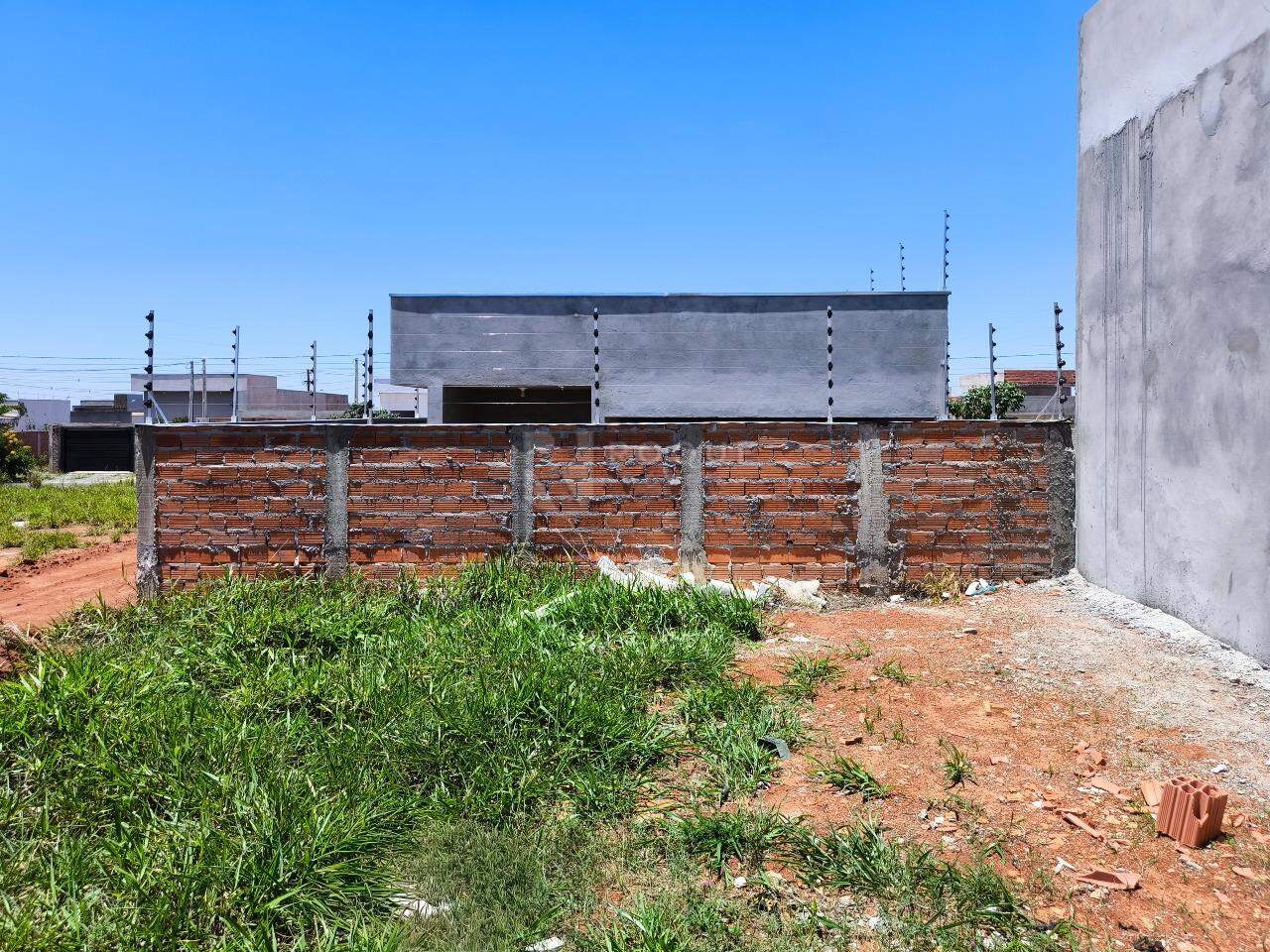 Terreno à venda no bairro Jardim Campo Verde II: 