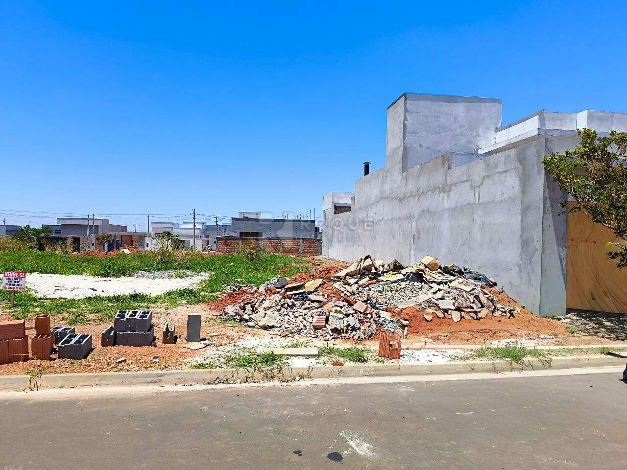 Terreno à venda no bairro Jardim Campo Verde II: FRENTE