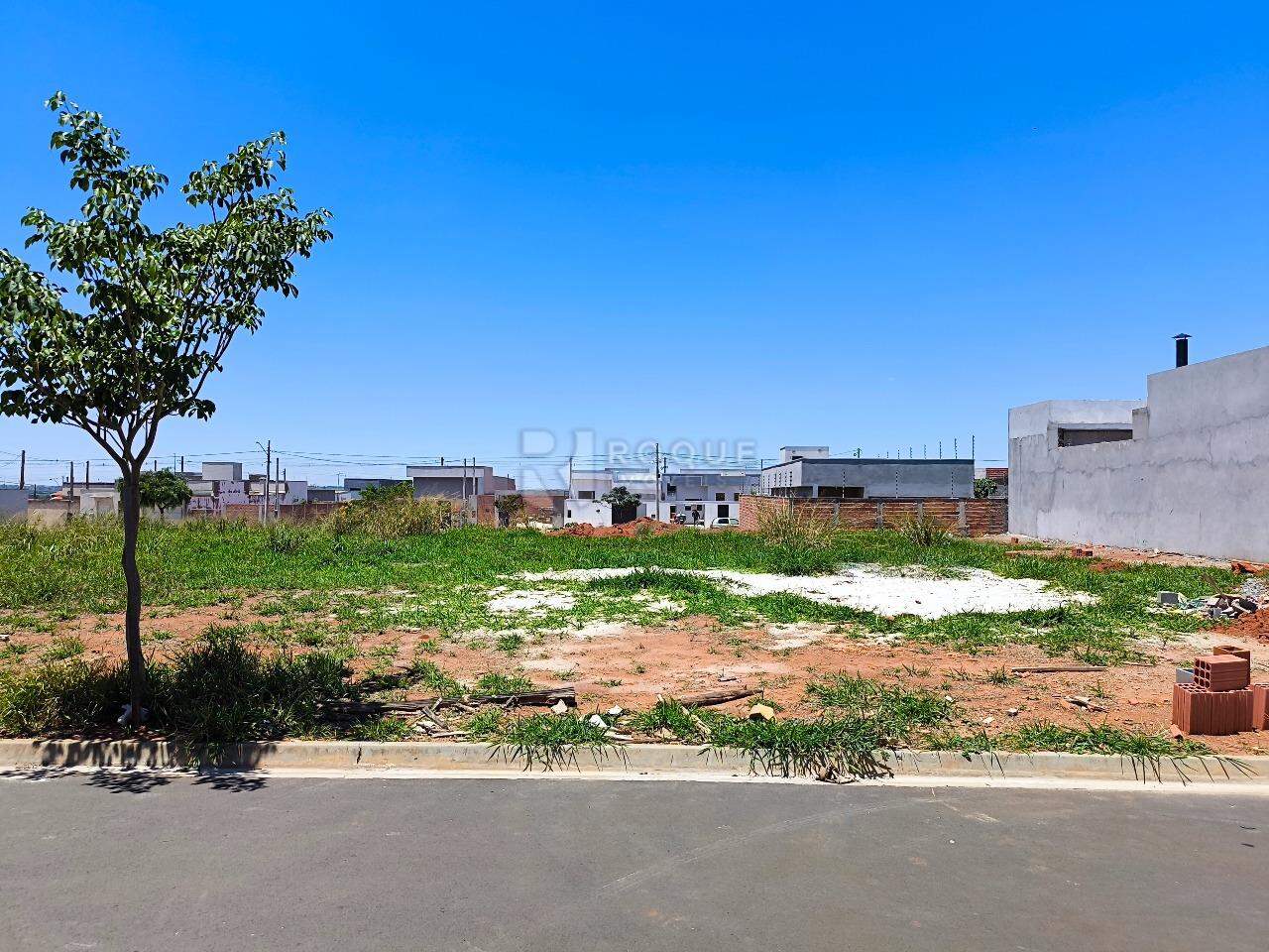 Terreno à venda no bairro Jardim Campo Verde II: FRENTE