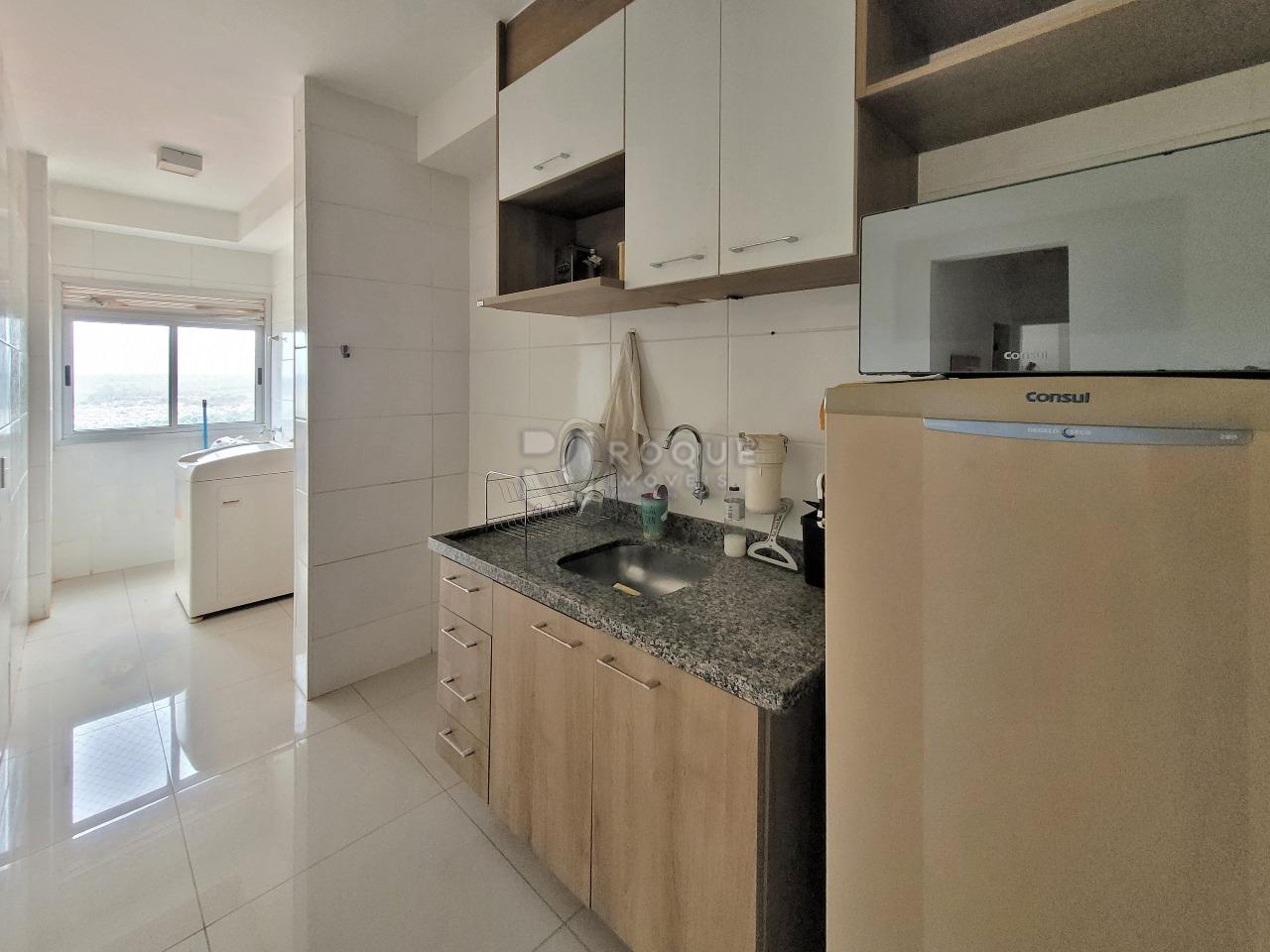 Apartamento à venda no bairro Chácaras Antonieta: COZINHA