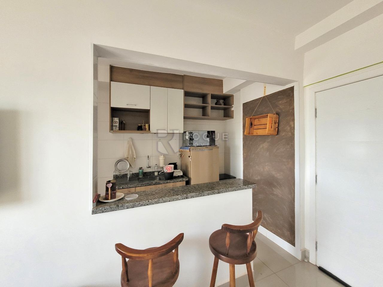 Apartamento à venda no bairro Chácaras Antonieta: COZINHA