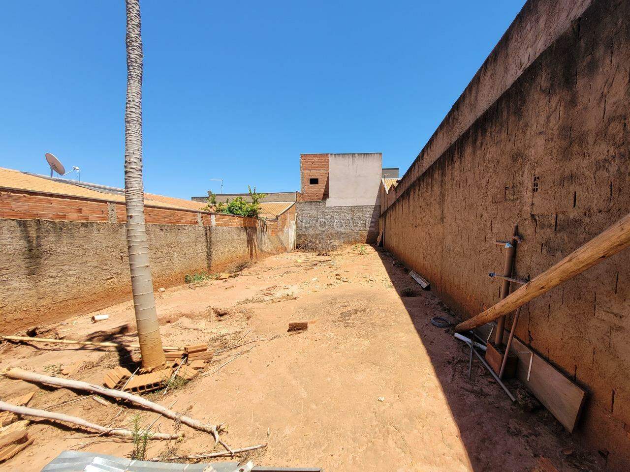 Terreno à venda no bairro Residencial Palmeira Real: 