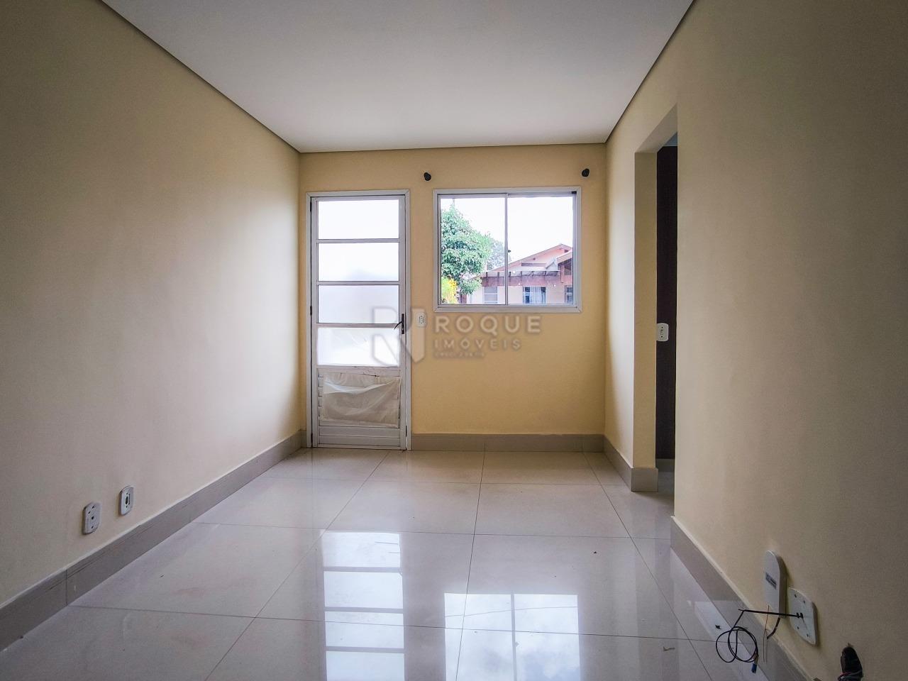 Casa em condomínio à venda no bairro Residencial Itamaracá: SALA DE ESTAR