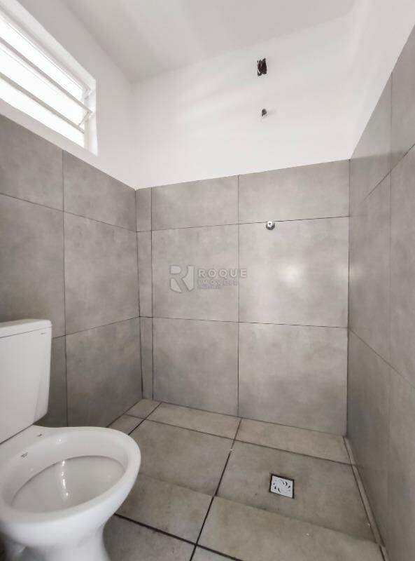 Casa Residencial para aluguel no bairro Vila Cristovam: WC social 