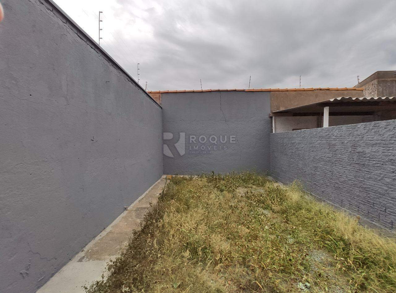 Casa Residencial para aluguel no bairro Vila Cristovam: Fundo 