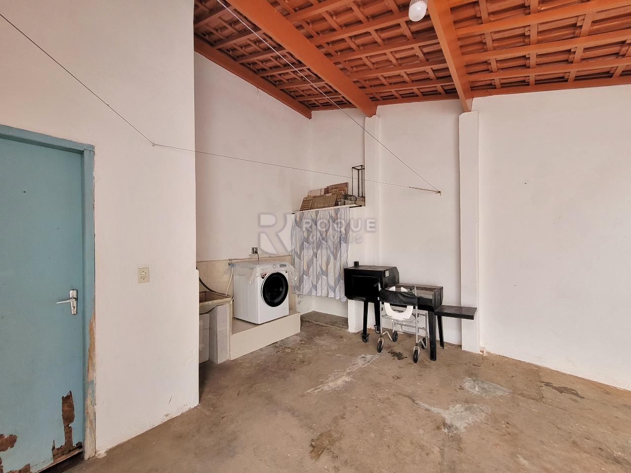 Casa Residencial à venda no bairro Parque Nossa Senhora das Dores: LAVANDERIA