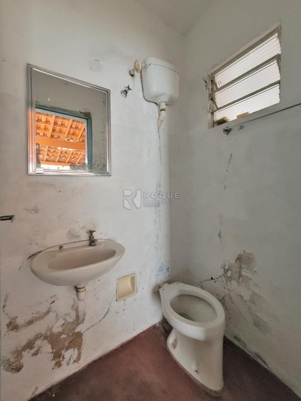 Casa Residencial à venda no bairro Parque Nossa Senhora das Dores: BANHEIRO EXTERNO 