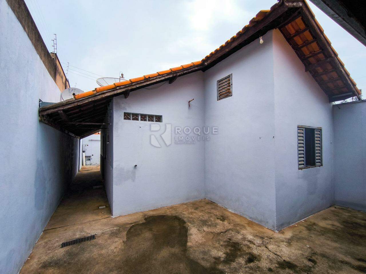 Casa Residencial à venda no bairro Jardim Ipanema: FUNDOS