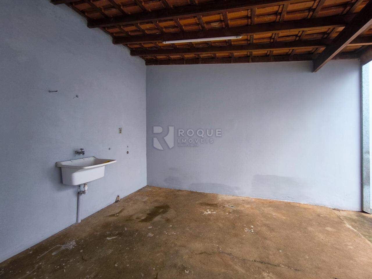 Casa Residencial à venda no bairro Jardim Ipanema: LAVANDERIA
