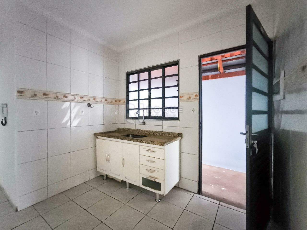Casa Residencial à venda no bairro Jardim Ipanema: COZINHA