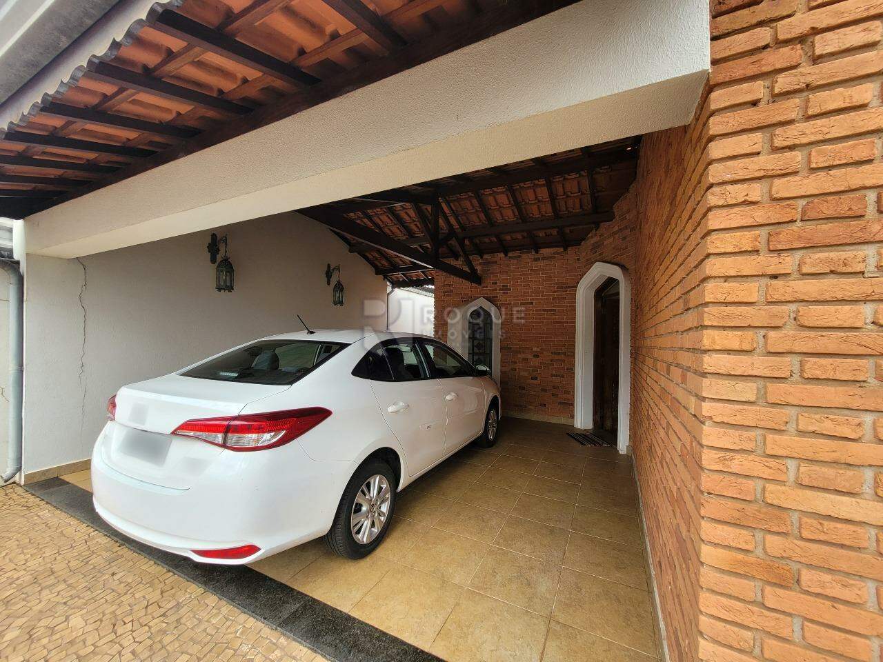 Casa Residencial à venda no bairro Vila Claudia: GARAGEM