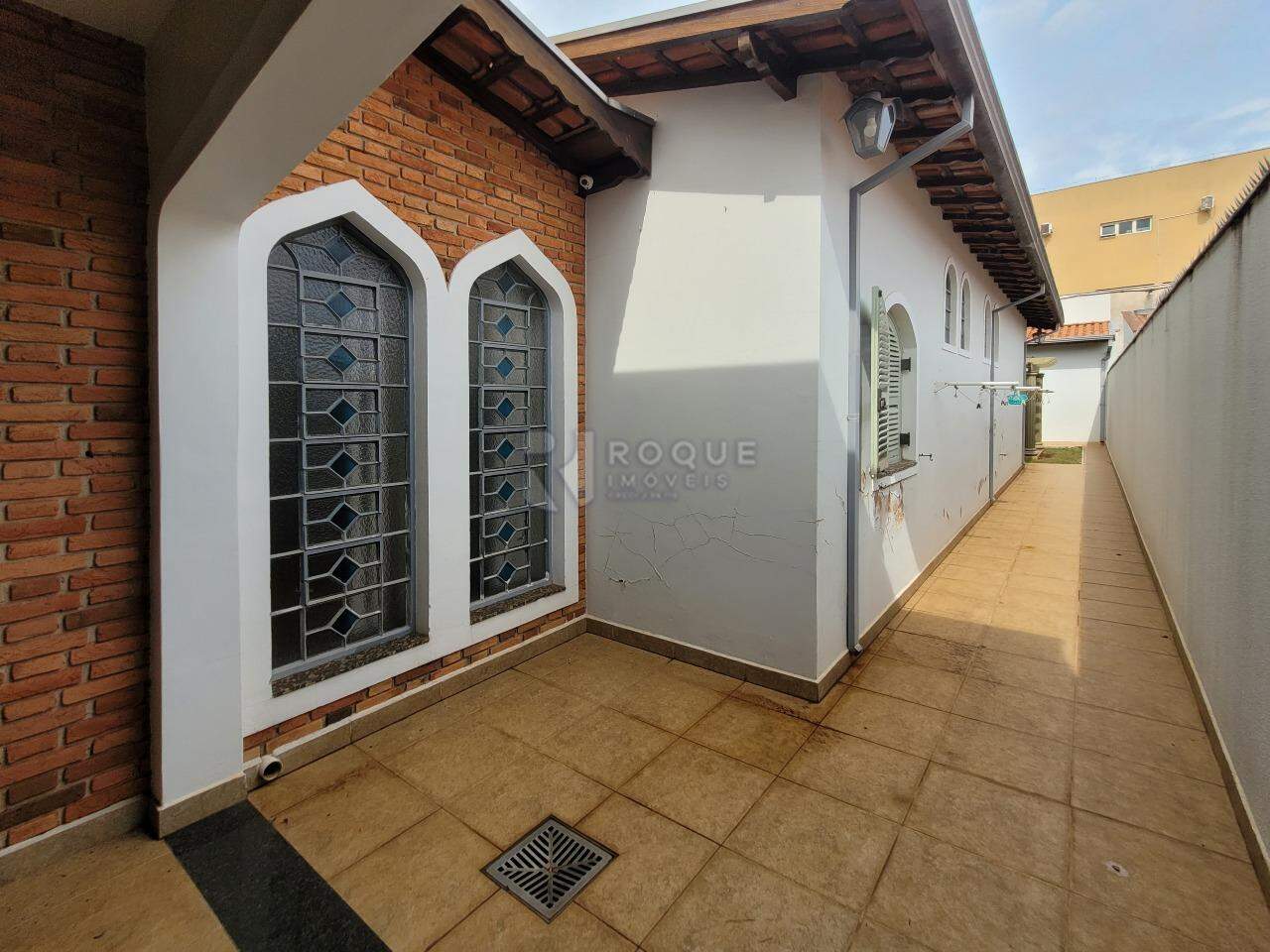 Casa Residencial à venda no bairro Vila Claudia: CORREDOR LATERAL