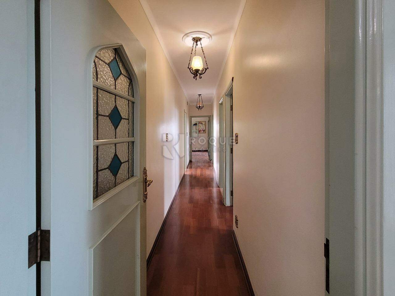 Casa Residencial à venda no bairro Vila Claudia: CORREDOR INTERNO