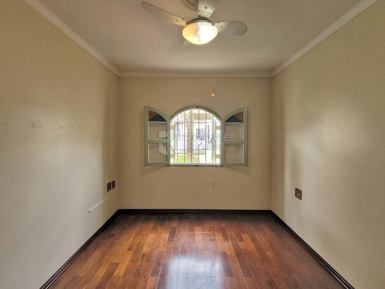 Casa Residencial à venda no bairro Vila Claudia: SUÍTE