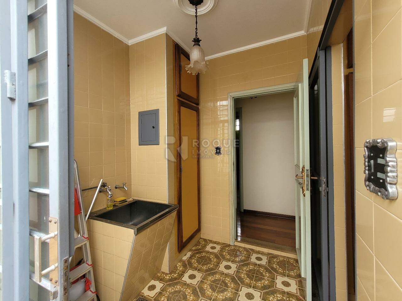 Casa Residencial à venda no bairro Vila Claudia: LAVANDERIA